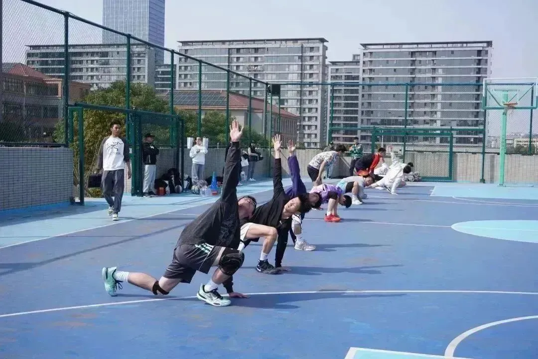 为什么参加篮球辅导可以帮助孩子更好地成长_0